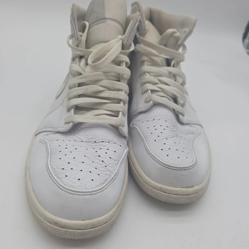 Jordan 1 Mid Triple White 2021 554724-130 Basketball Shoes Men's Size 12